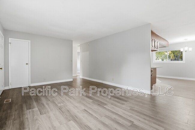 Photo - 3939 Esquire Pl