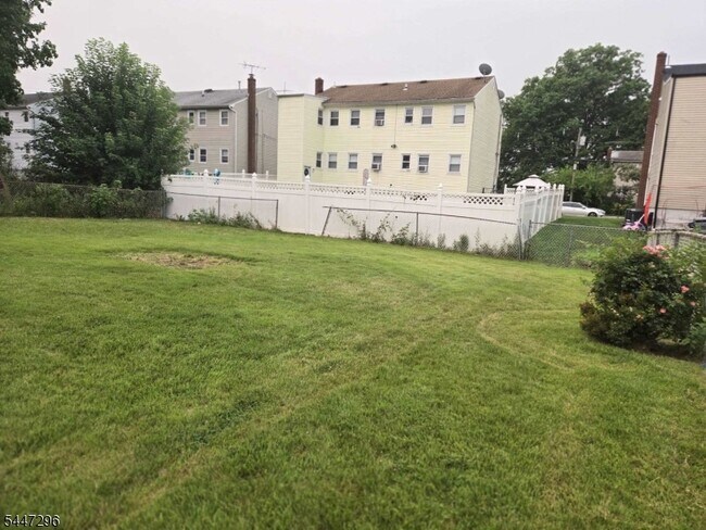 Photo - 832 Dewey St Unit 2