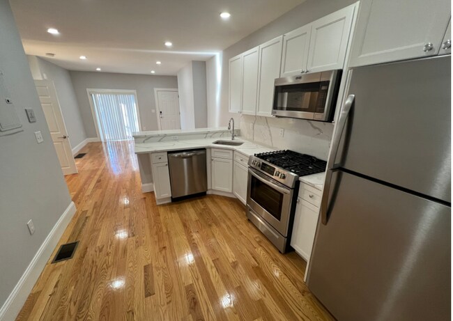 Photo - 134 Oxford St