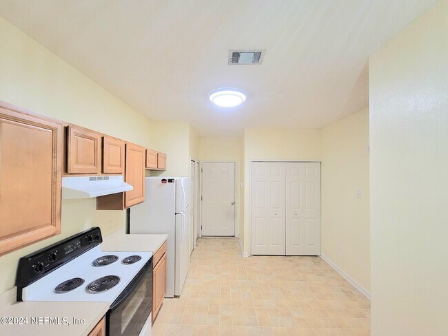 Photo - 915 Scrub Jay Dr