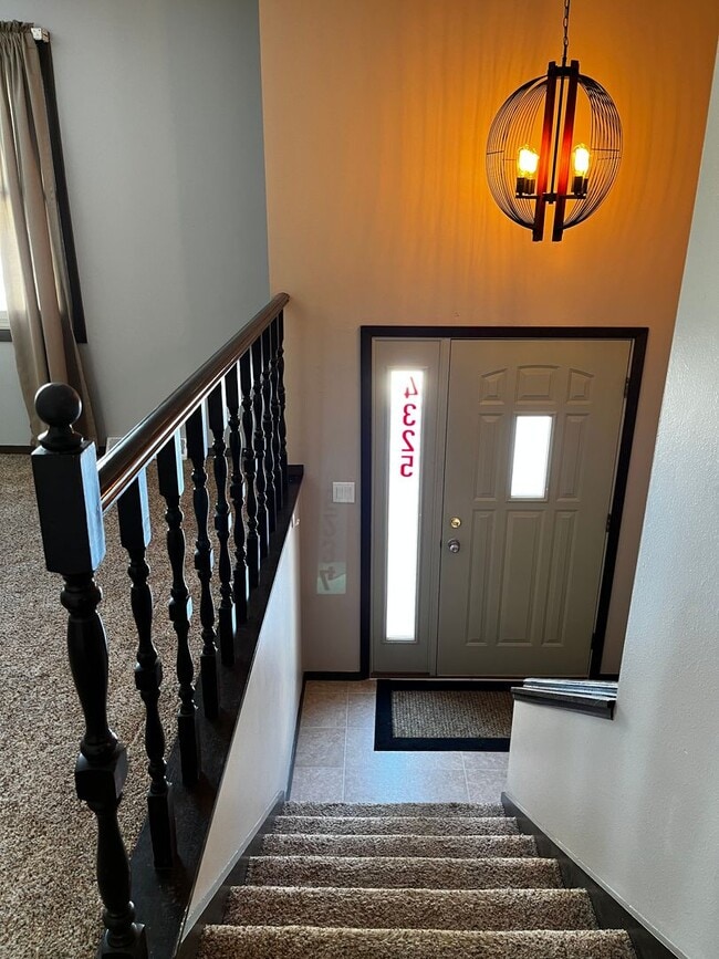 Photo - 3 Bed/3 Bath with Fenced in Yard!