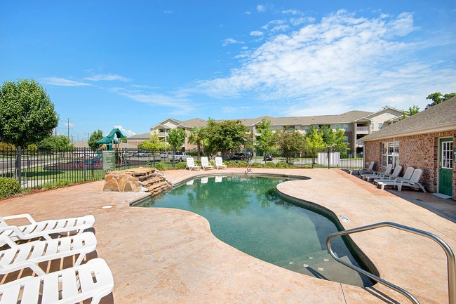 Canterbury House Apartments - Baton Rouge - Canterbury House Apartments - Baton Rouge