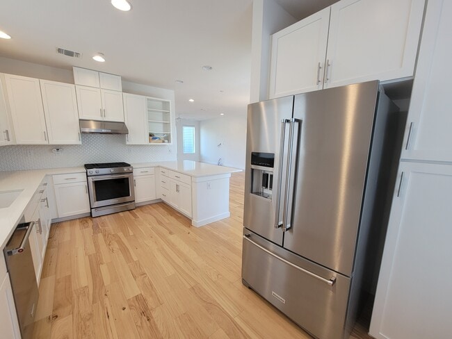 Photo - 102 Tendick St