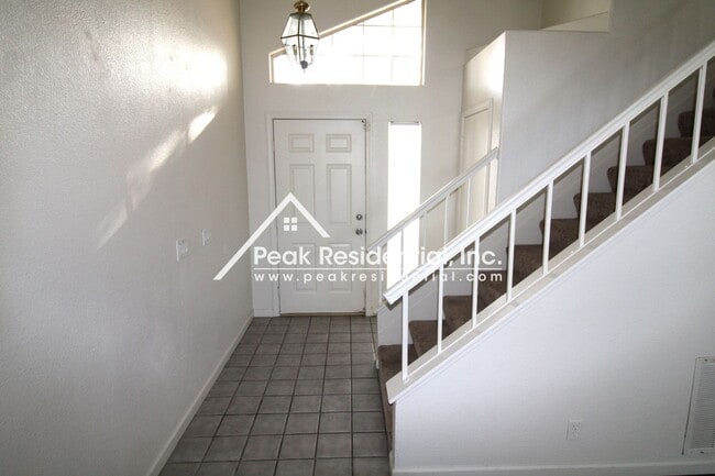 Photo - Spacious 3bd/2.5ba Home near Bell & Dry Creek Road