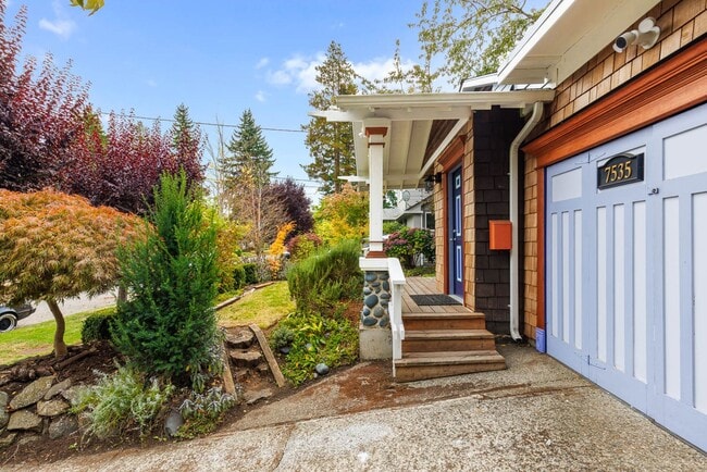 Photo - 7535 44th Ave NE