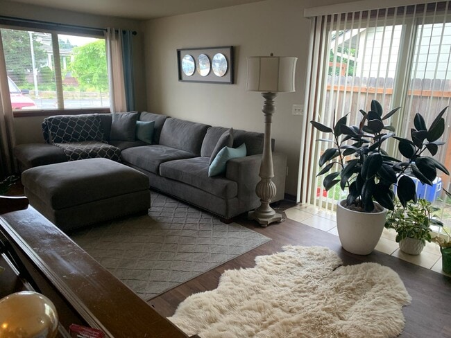 Photo - 2533 Woburn St Unidad 2533 Woburn Street