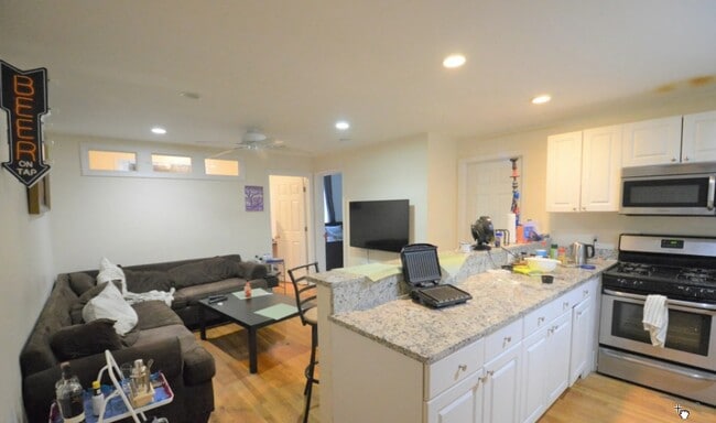 Photo - 60 Egmont St Unit 6