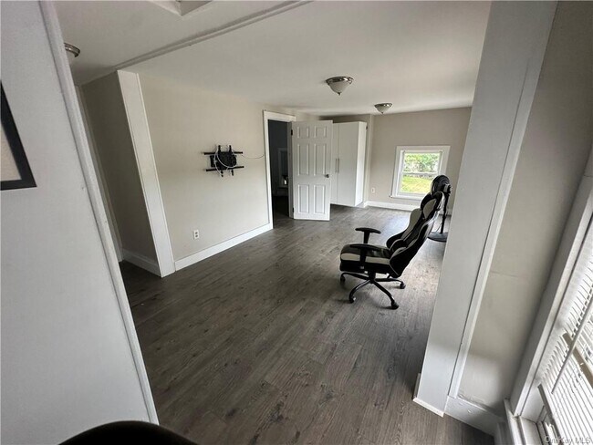 Photo - 198 Greenwich Ave