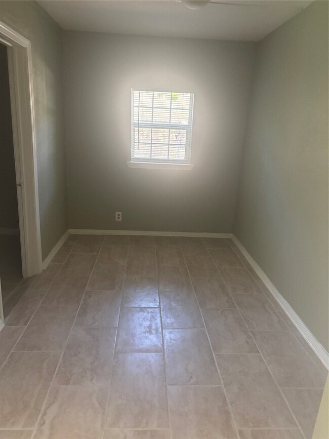 Photo - 4830 Van Fleet St