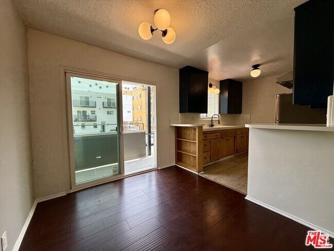 Building Photo - 6350 Willoughby Ave Unit #3 Rental