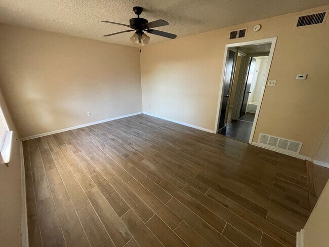 Photo - 425 W Avenue C Unidad 4