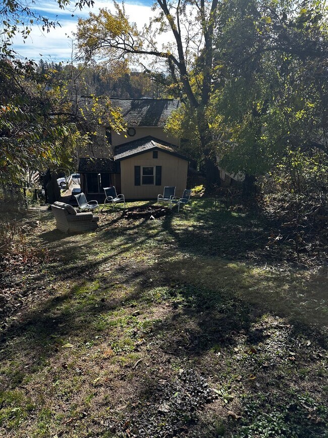 Photo - 136 Lorentz St