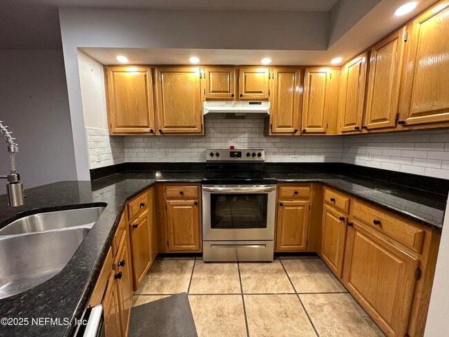 Photo - 11306 Lake Mandarin Cir E