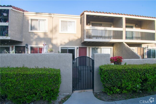 Building Photo - 3525 Kansas St Rental