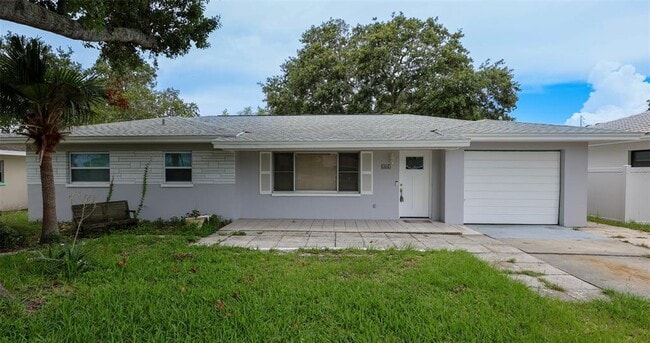 Building Photo - 686 Manor Dr W Rental
