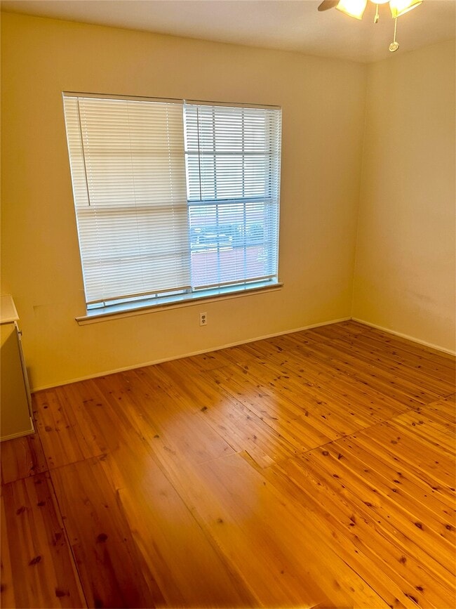 7600 Burgoyne Rd Unit 240