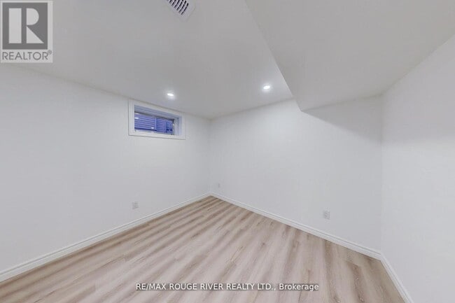 Photo - 222 Hibbert Ave