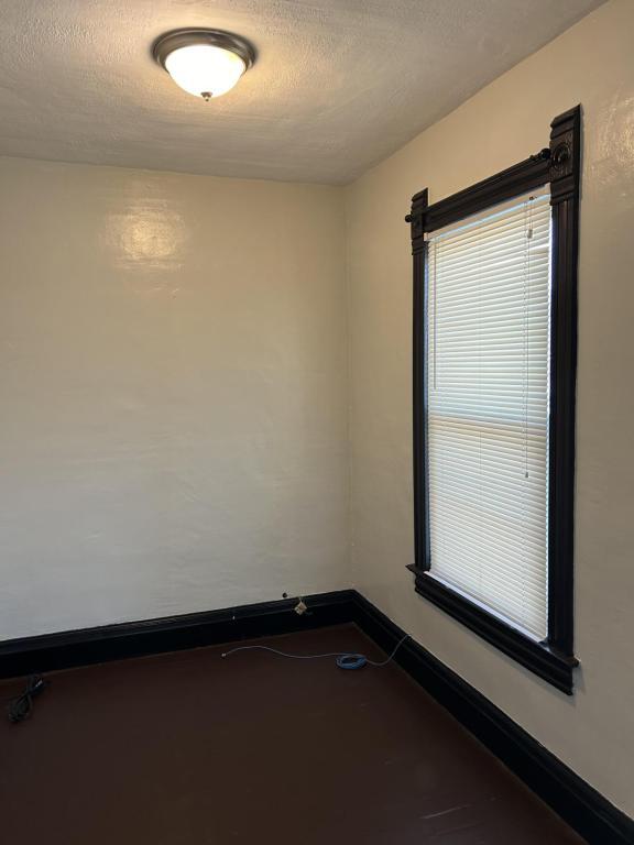 Photo - 81 Mariemont Ave Unit Upper