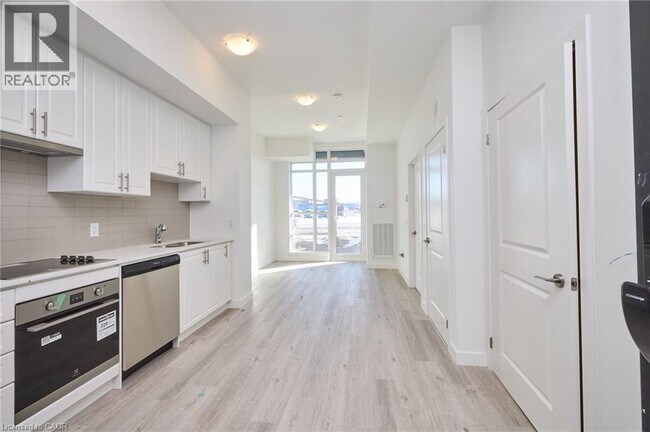 Photo - 461 Green Rd Unit 105