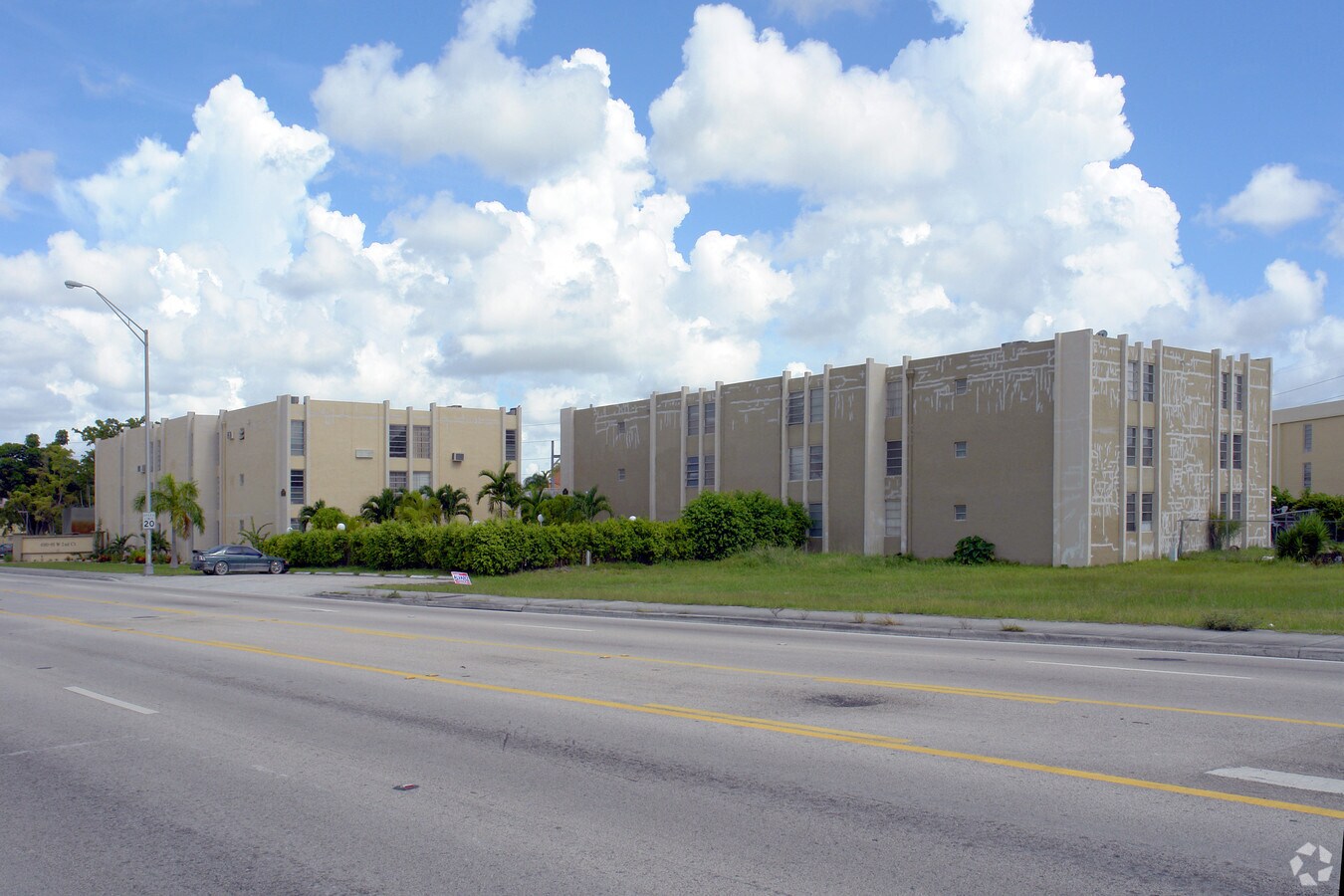 Golden Eagle Apartments - Golden Eagle Apartments