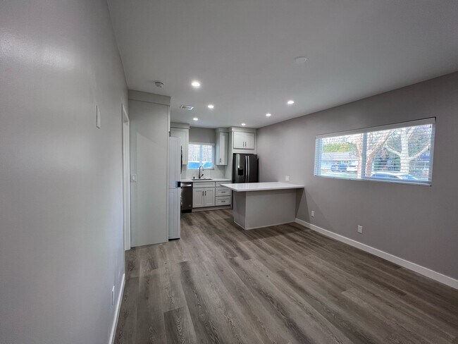 Photo - 23922 Archwood St