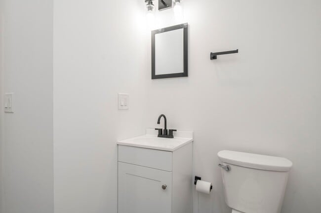 Building Photo - 3312 W Cumberland St Unit 2