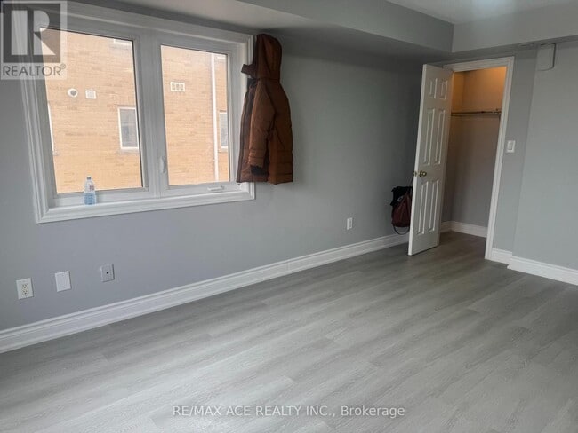 Photo - 1795 Markham Rd