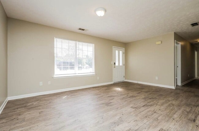 Photo - 65 Kenzi Way SW