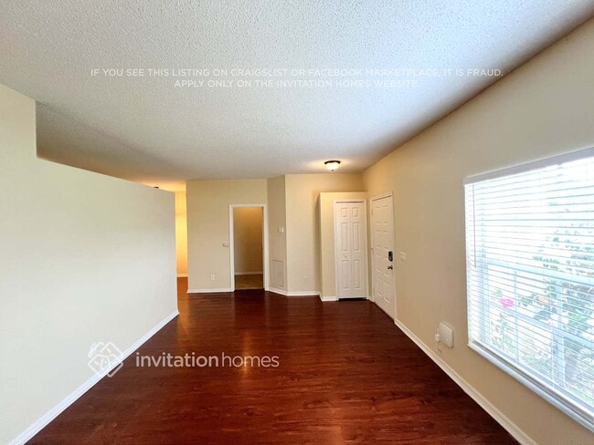 Photo - 102 NW Carmelite St