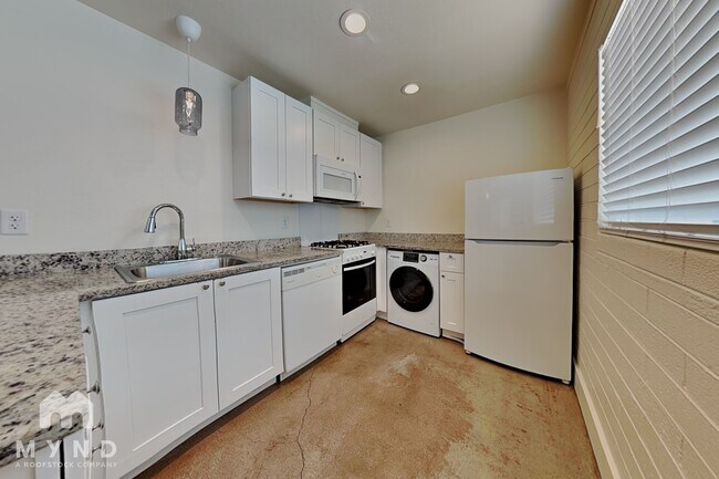 Photo - 4830 E Willetta St Unit 8