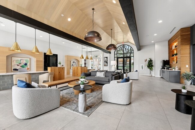 Lenox Grand