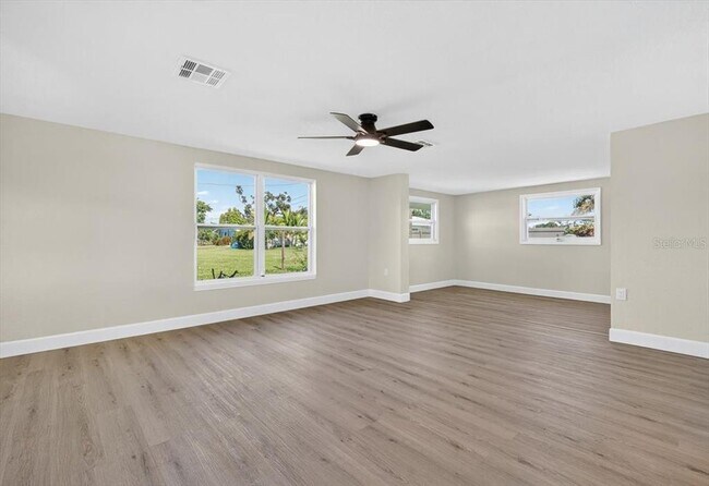 Photo - 420 Palm Creek Dr