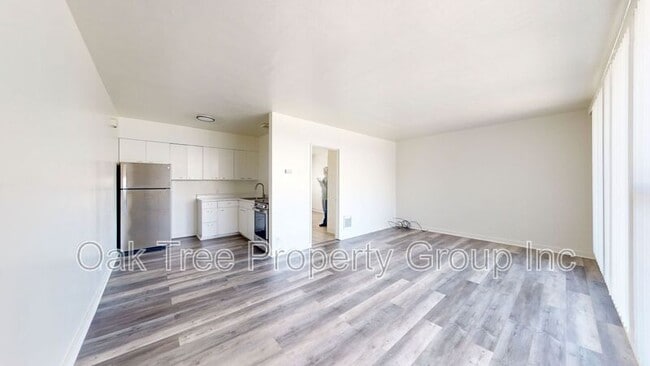 Photo - 444 28th St