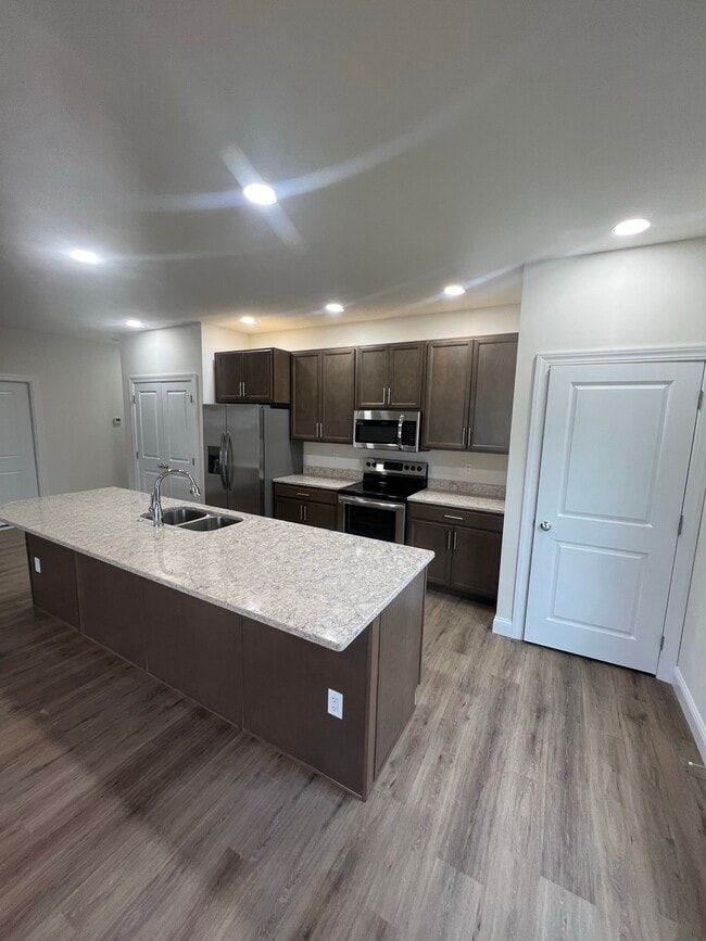 Photo - 08 Longbranch Dr