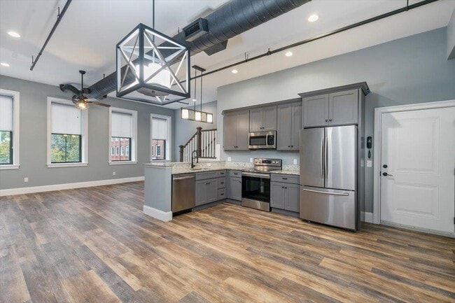 Building Photo - 122 Washington St Unit 202