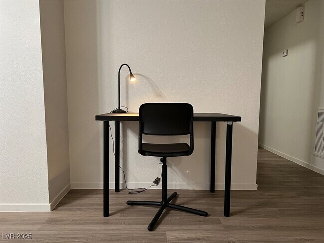 Photo - 4640 Koval Ln