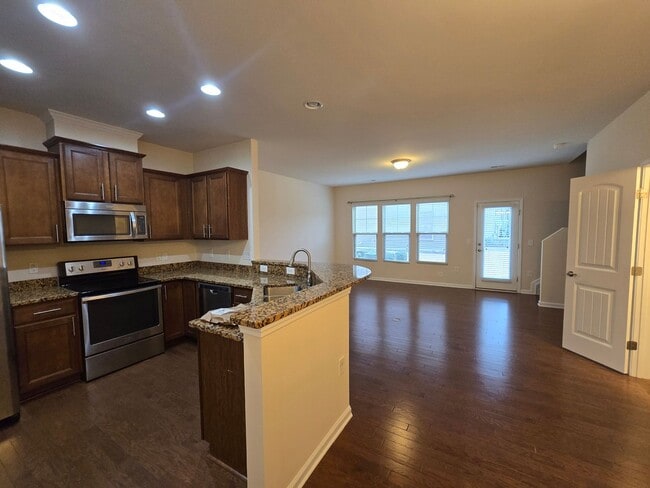 Photo - 111 Tuftin Dr