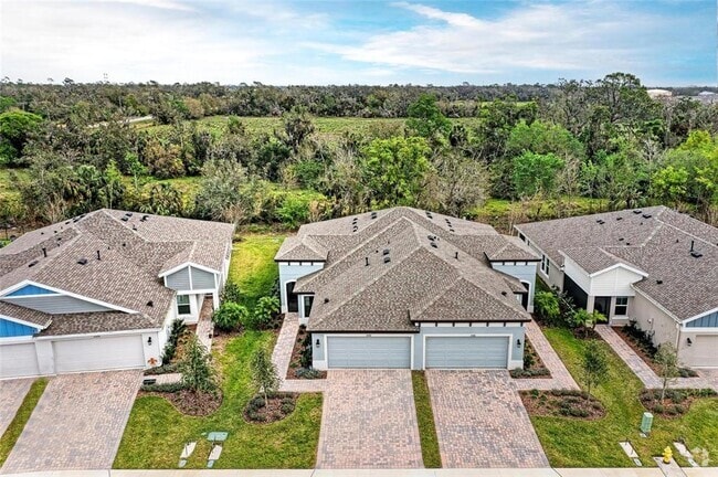 Building Photo - 12476 Oak Hill Way Rental