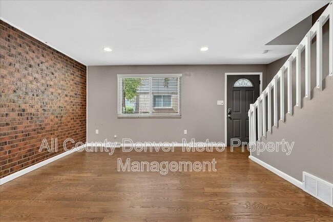 Photo - 5250 Garrison St