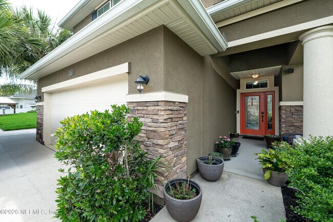 Photo - 705 W Kings College Dr