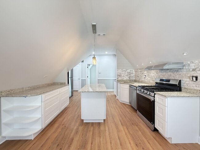Photo - 1711 W Nelson St Unit J09P
