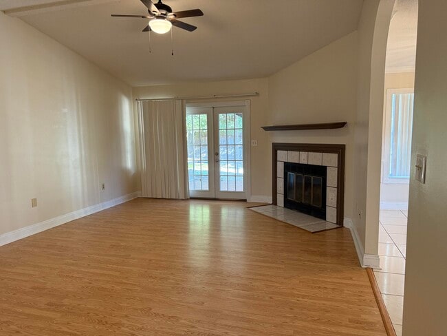 Photo - 132 Villacrest Dr