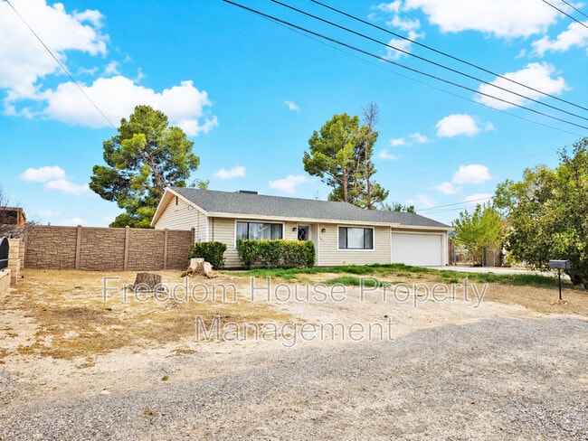 Photo - 721 E Calvada Blvd