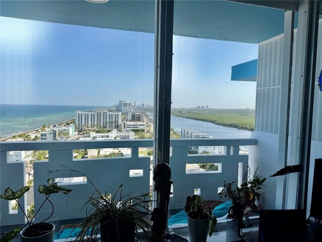 Building Photo - 3111 N Ocean Dr Unit 1611