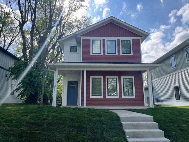 Photo - 1213 N Madison St House
