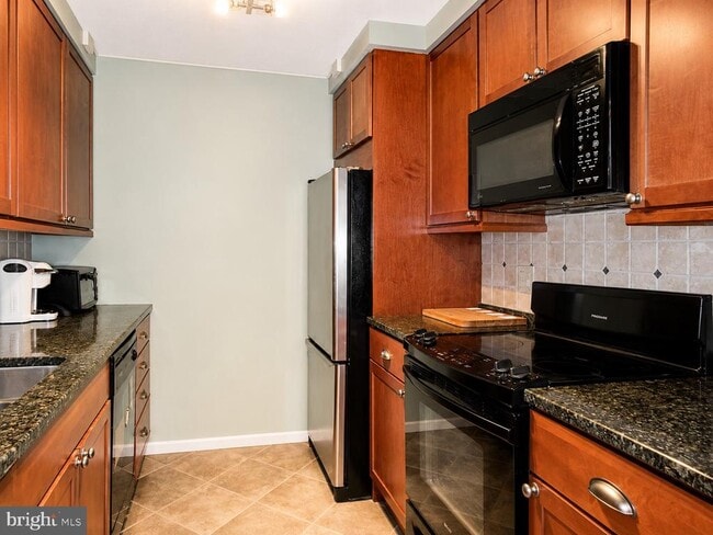 Photo - 1420 Locust St Unit 23E