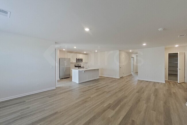 Photo - 129 Overstreet Way