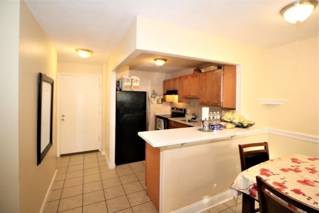 Photo - 400 Governors Dr Unit 5