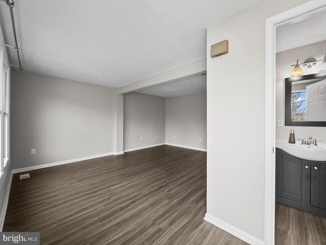 Photo - 10110 Shelldrake Cir