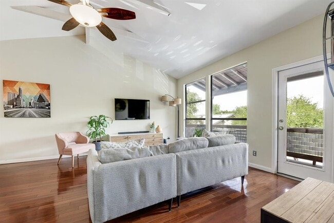 Photo - 1100 Azie Morton Rd Unit 1102